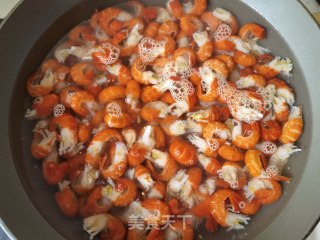 芹菜洋葱炒龙虾尾步骤3