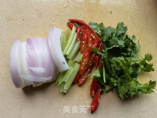 芹菜洋葱炒龙虾尾步骤15