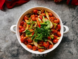 芹菜洋葱炒龙虾尾步骤18