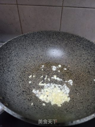 蒜末炒西兰花步骤3