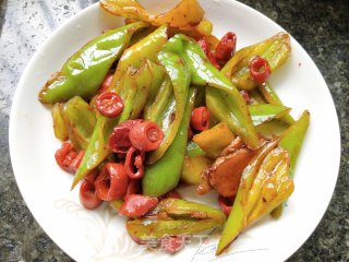 青椒炒糟小肠步骤6