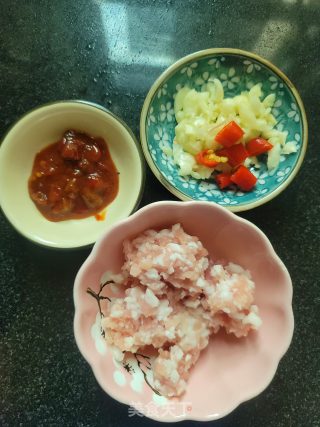辣豆瓣肉末炒酸豆角步骤2