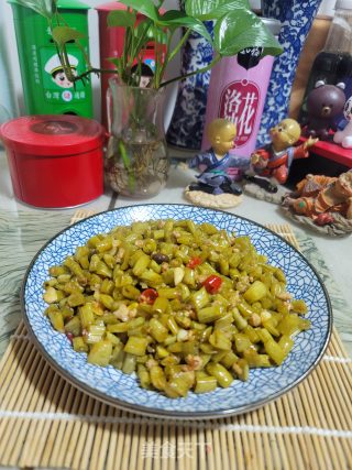 辣豆瓣肉末炒酸豆角步骤9