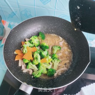 西蓝花炒肉步骤10