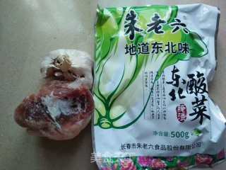 东北菜―酸菜炒肉步骤1