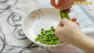 腐皮糯米卷步骤3