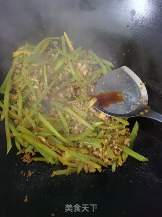 肉末炒莴笋步骤8