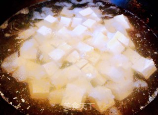 西红柿香菇豆腐煲#下饭菜#步骤2