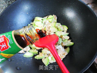 鸡蛋蛤蜊肉炒西葫芦步骤7