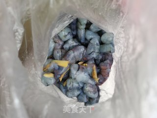葱姜炒虾仁步骤1