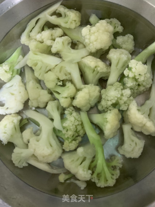 孜然味花菜步骤1