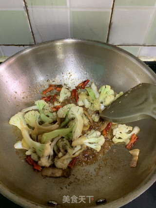 孜然味花菜步骤8