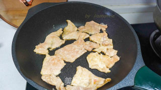 早餐煎鸡肉配芝麻盐儿步骤4