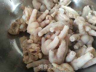 鸡爪鸡腿煲步骤4