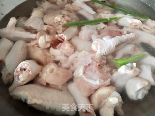 鸡爪鸡腿煲步骤3