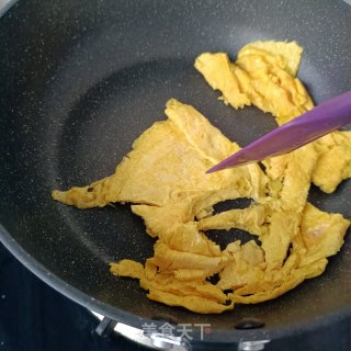 “下饭菜”线椒鸡蛋炒木耳步骤11