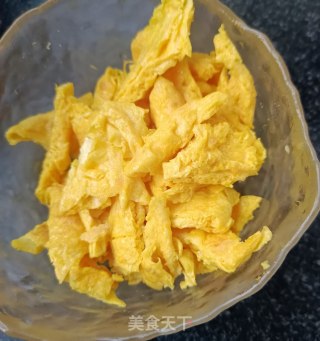 “下饭菜”线椒鸡蛋炒木耳步骤13