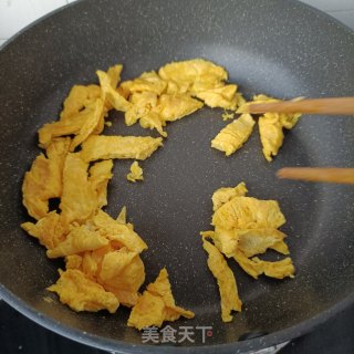 “下饭菜”线椒鸡蛋炒木耳步骤12