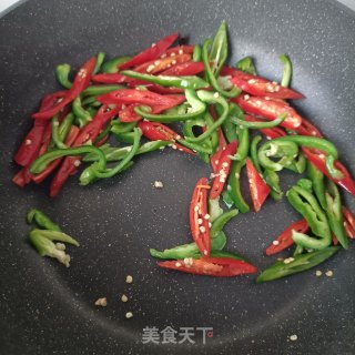 “下饭菜”线椒鸡蛋炒木耳步骤14