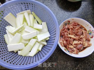 肉丝炒胡瓜步骤2