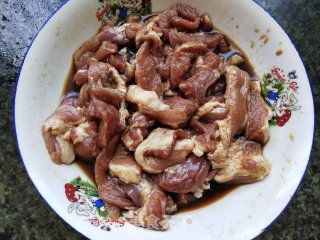 肉丝炒胡瓜步骤1