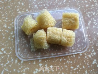 丝瓜烧豆皮卷步骤2