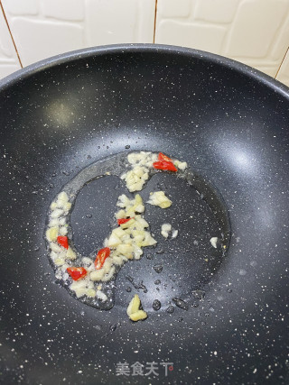 苦瓜炒肥肠步骤3
