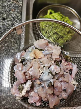 小煎牛蛙步骤5