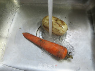 胡萝卜芹菜炒莲藕步骤4