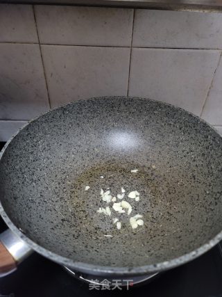 酸菜烧毛豆步骤3