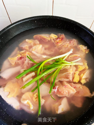 香菇土豆炖鸡步骤2