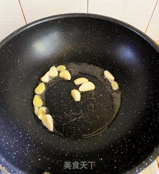 香菇土豆炖鸡步骤3