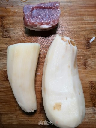 藕片炒肉步骤1