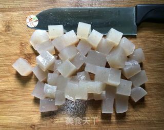 辣椒酱鸡胸肉炒魔芋步骤3