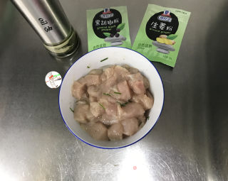 辣椒酱鸡胸肉炒魔芋步骤5