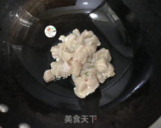 辣椒酱鸡胸肉炒魔芋步骤6