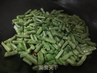 五花肉焖豆角步骤3