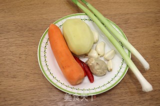 浓香入味的胡萝卜土豆焖鸭肉步骤2