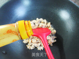 胡萝卜蛤蜊肉炒韭菜花步骤7