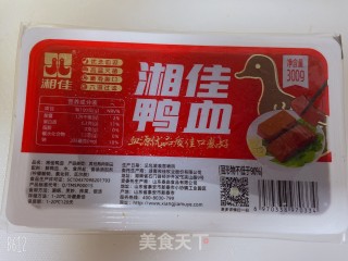 蒜苗炒鸭血步骤1