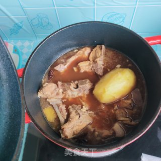 排骨炖蘑菇步骤1