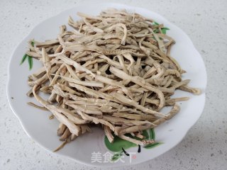 笋丝炒肉丝步骤2