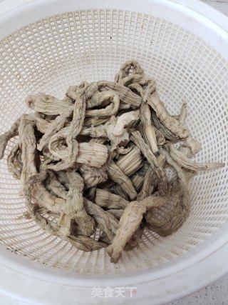 笋丝炒肉丝步骤1