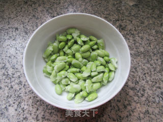 毛豆香菇鸡腿肉丁饭步骤2