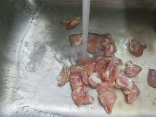 毛豆香菇鸡腿肉丁饭步骤4