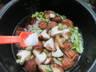 毛豆香菇鸡腿肉丁饭步骤14