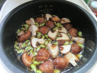 毛豆香菇鸡腿肉丁饭步骤16