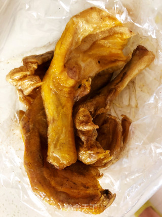 酸笋鸭脚煲步骤2