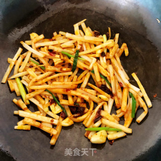 酸笋鸭脚煲步骤4