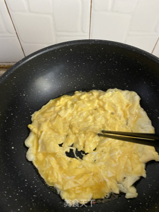 黄瓜丁炒蛋步骤2